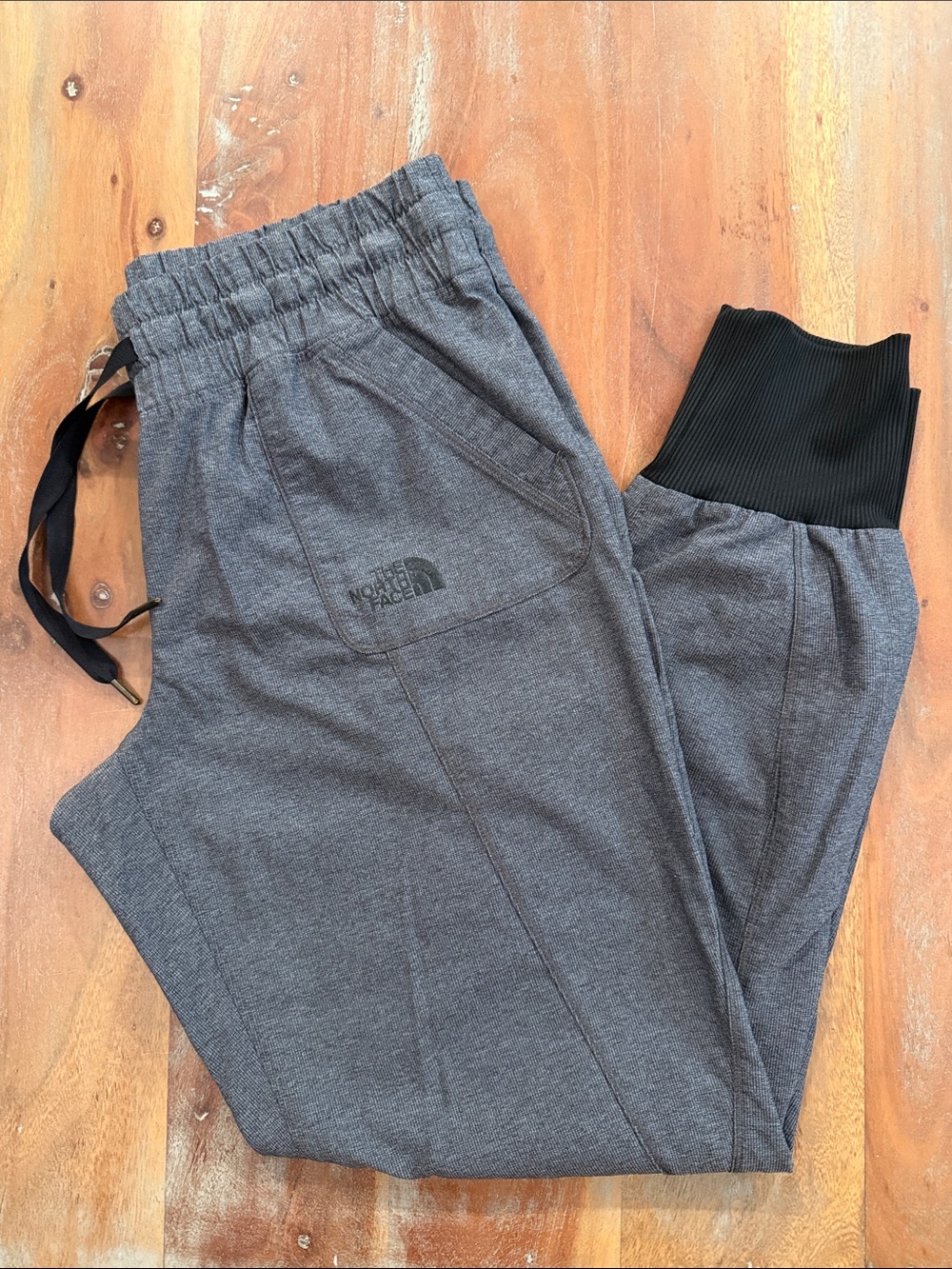 The North Face Womens Gray Jogger Sweatpants with Black Cuffs size Small